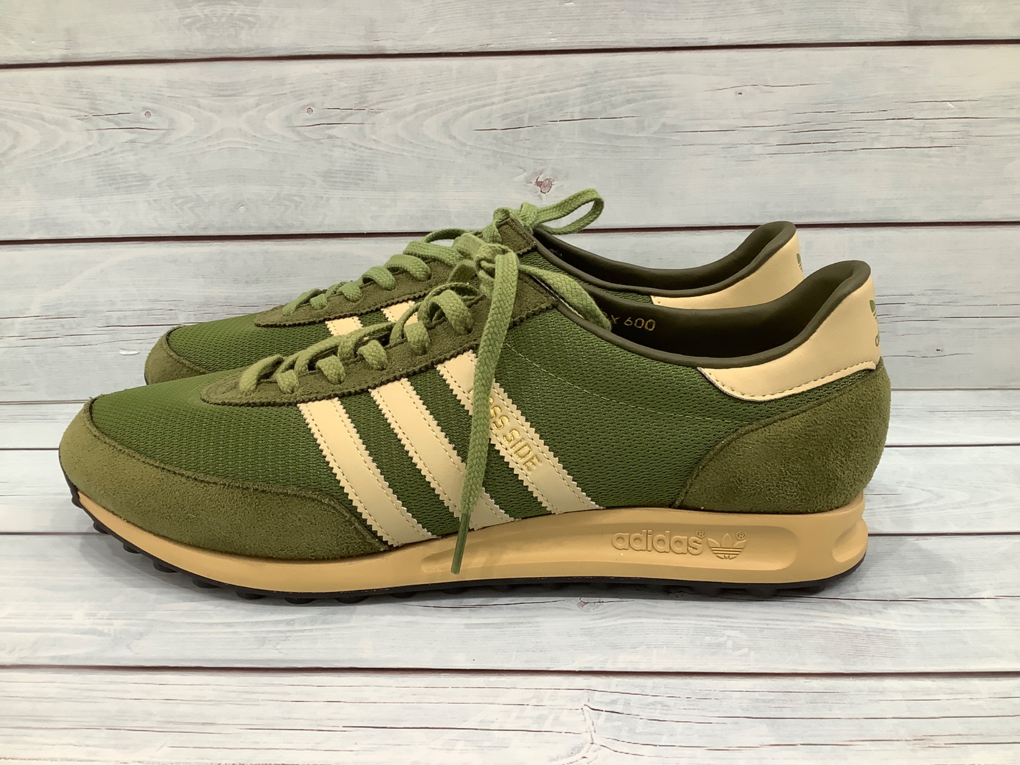 adidas(アディダス）Moss Side 