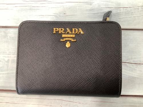 PRADA（プラダ）サフィアーノ2つ折り財布 入荷いたしました！｜2025年