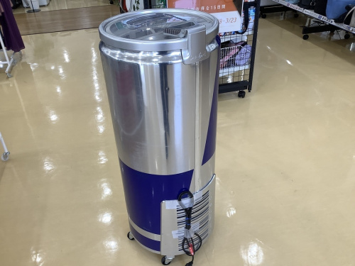 レッドブル RedBull 缶型 大型冷蔵庫 キャスター付き 特大 ディスプレイ レッドブル RedBull 缶型 大型冷蔵庫 キャスター付き 特大