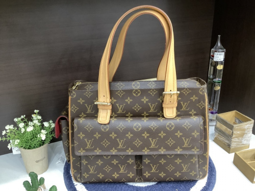 バッグのLOUIS VUITTON