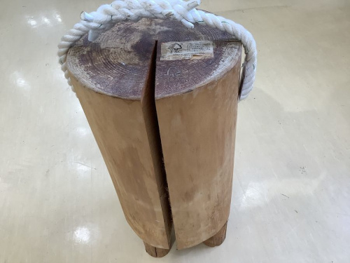 イスの丸太イス