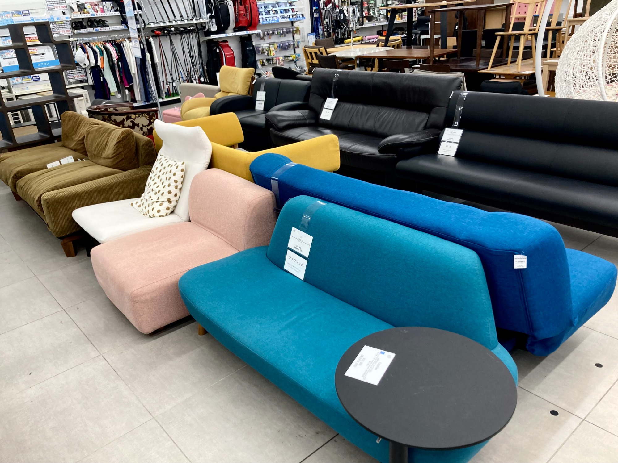 karimokuの1人掛けソファーのご紹介！【トレファク入間店家具紹介22-08】 karimoku（カリモク）一人掛けソファ】をご紹介！！｜2025年10月05日