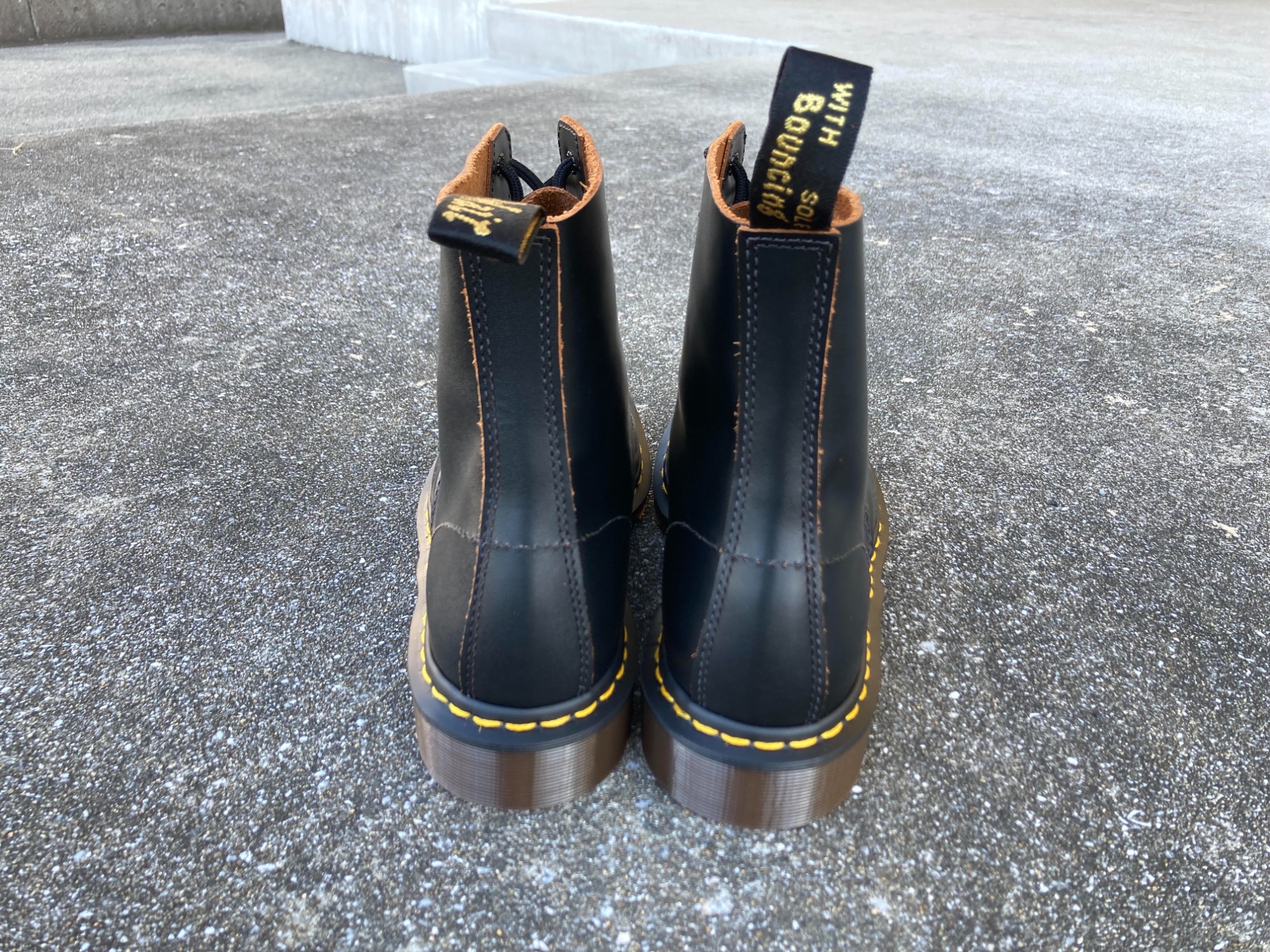 12/1 リサイクルショップ売却予定 Dr. Martens 1460 8ホール 1460 ジップ ベックス ホワイトステッチ 8 ホール ブーツ