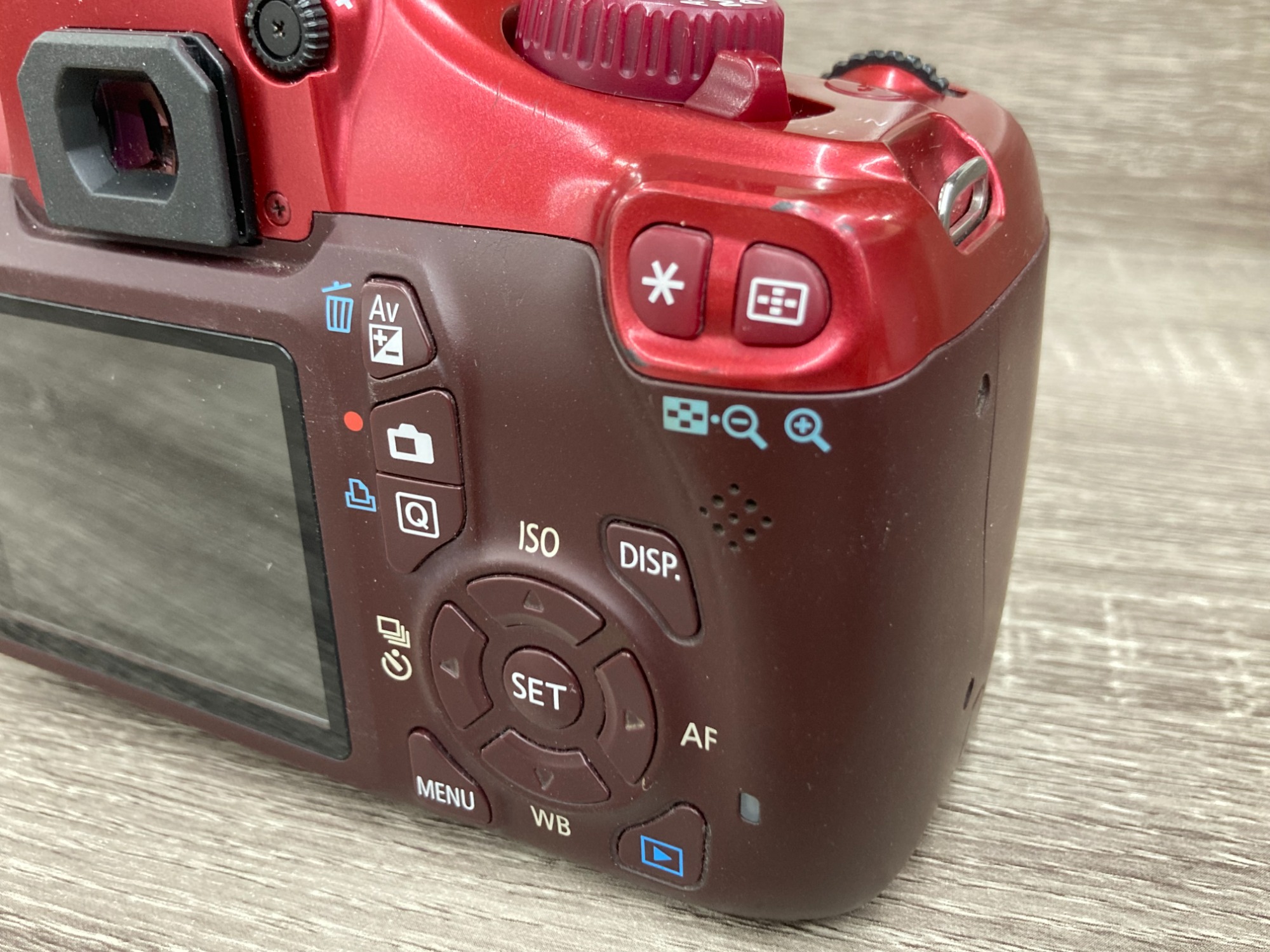 Cannon(キャノン)のデジタル一眼レフ EOS KISS X50をご紹介 Cannon(キャノン)のデジタル一眼レフ EOS KISS X50をご紹介