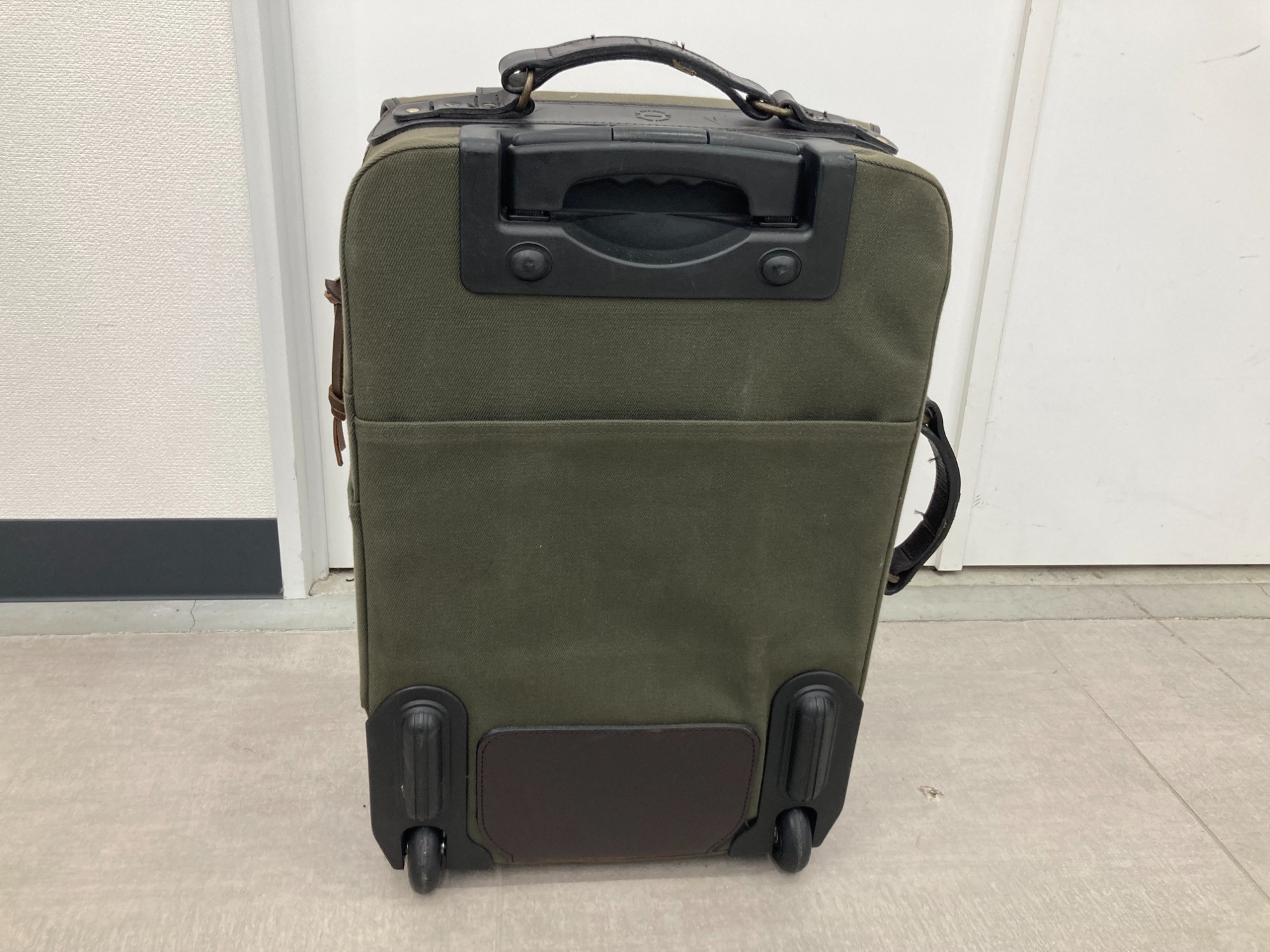 希少品 フィルソン FILSON Made in USA キャリーバッグ FILSON（フィルソン）の「Filson Wheeled Carry-On Bag（スーツ
