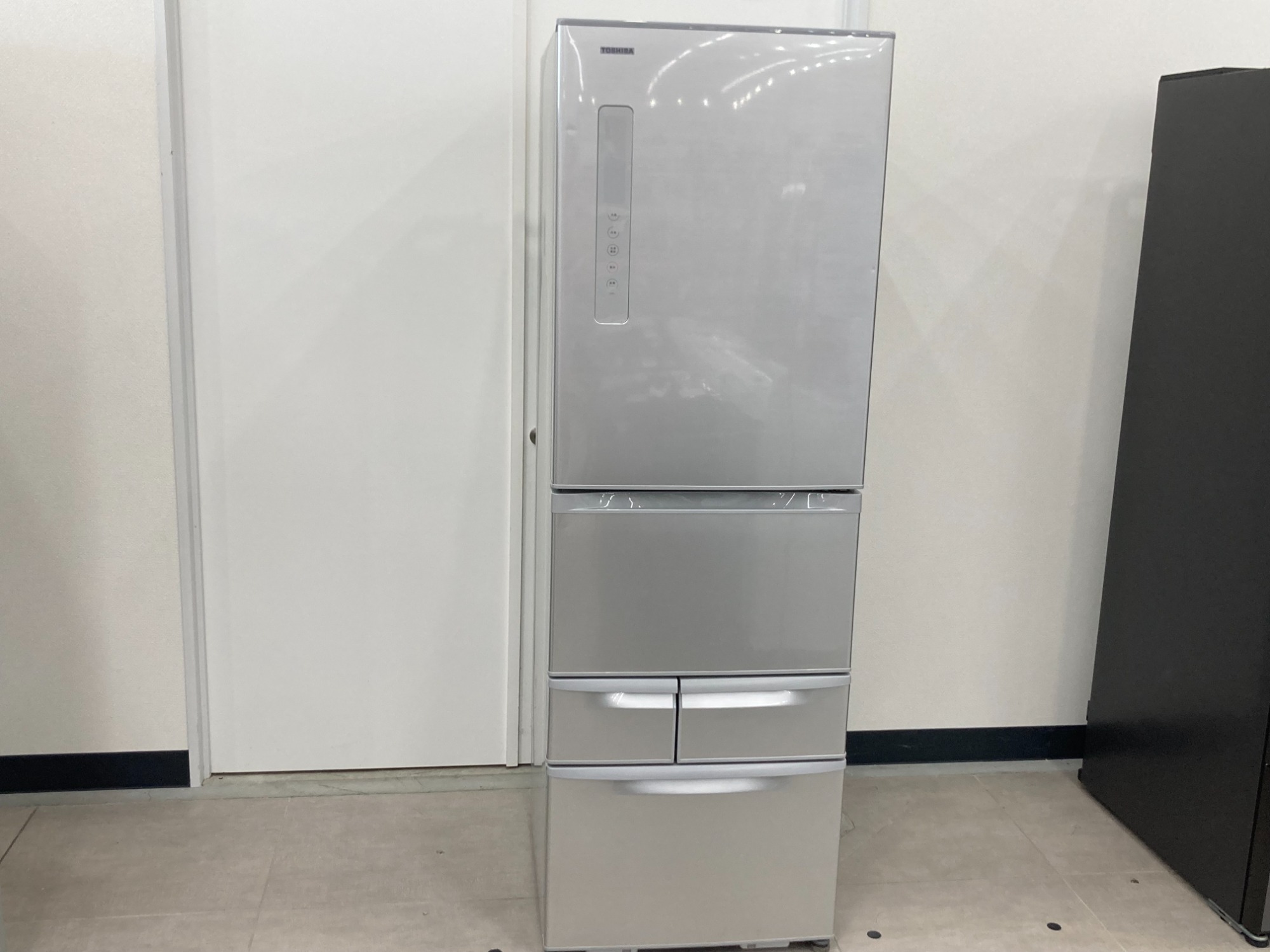 大阪送料無料★3か月保障付き★冷蔵庫★東芝★5ドアGR-K41G★R-898 大阪送料無料☆3か月保障付き☆冷蔵庫☆東芝☆5ドア