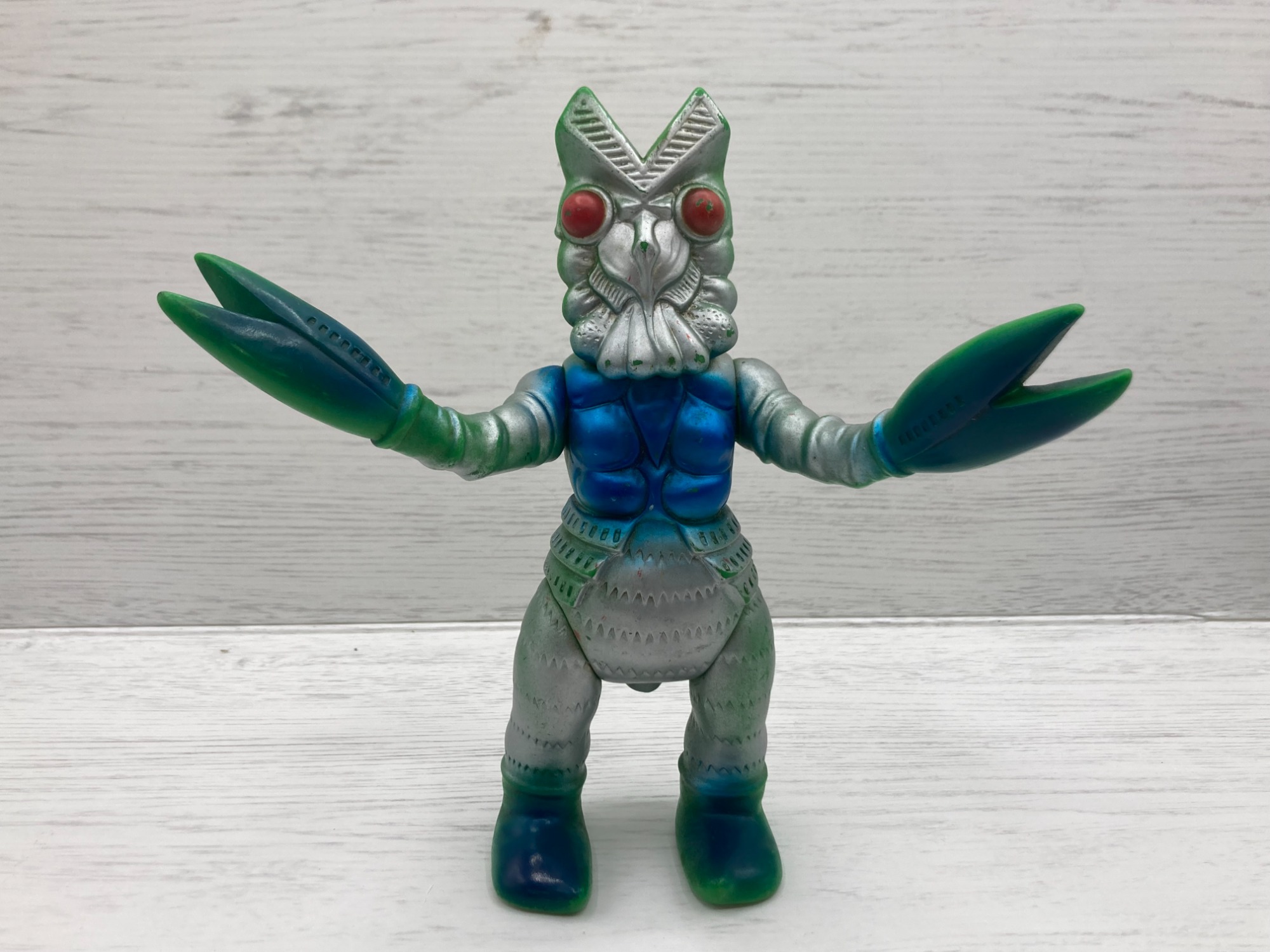 バルタン星人が現れた！！】バルタン星人のレトロソフビ