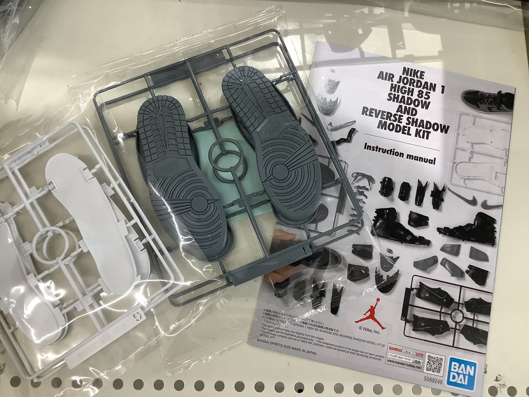 【即日発送】NIKE AIR JORDAN 1 MODEL KIT 新入荷】NIKE(ナイキ)AIR JORDAN 1 HIGH 85 SHADOW AND REVERSE SHADOW