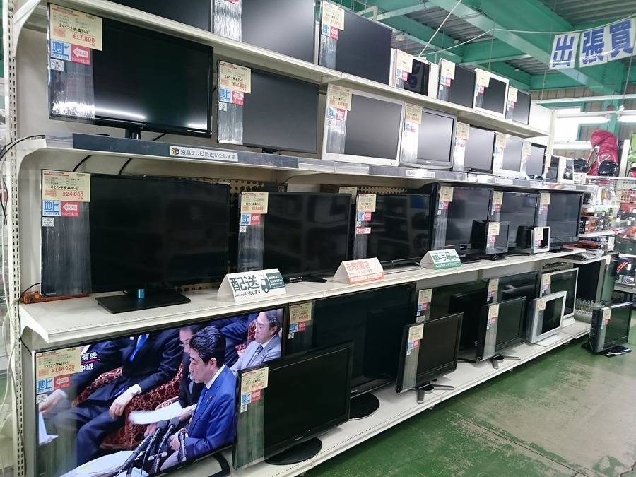 ドーン！っとテレビ40台展示中 家電や家具も盛りだくさんです！ （草加
