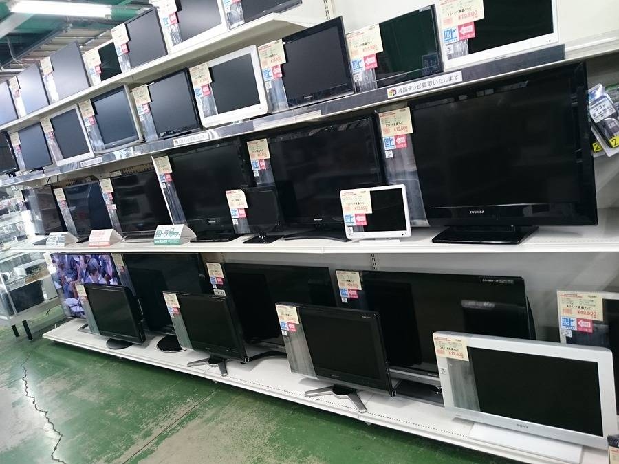 ドーン！っとテレビ40台展示中 家電や家具も盛りだくさんです！ （草加