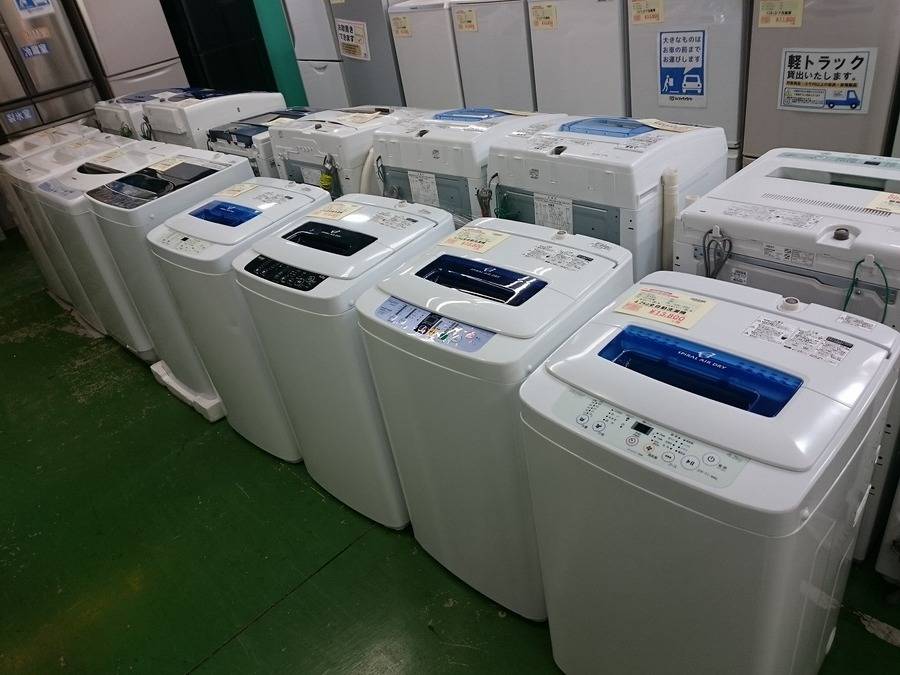 ドーン！っとテレビ40台展示中 家電や家具も盛りだくさんです！ （草加