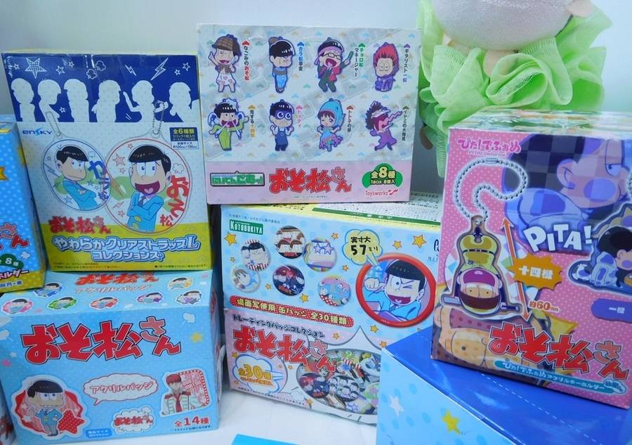 アニメ【おそ松さん】ストラップ・バッジ・マスコットなどBOXセット