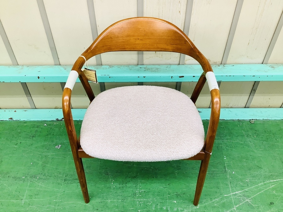 ホッと一息】飛騨産業（ヒダサンギョウ）アイガーアームチェア 入荷