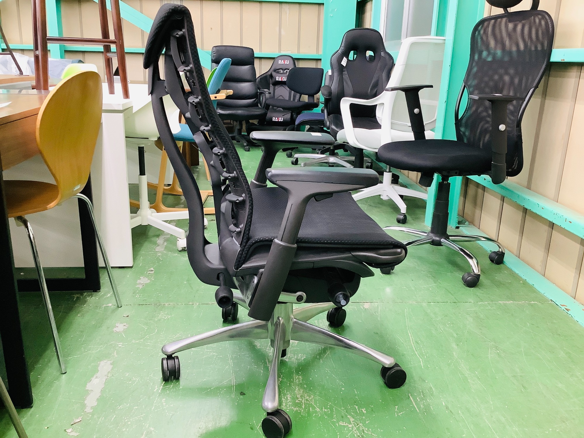 HermanMiller(ハーマンミラー)「エンボディチェア」 エンボディチェア * ホワイト/チタニウム