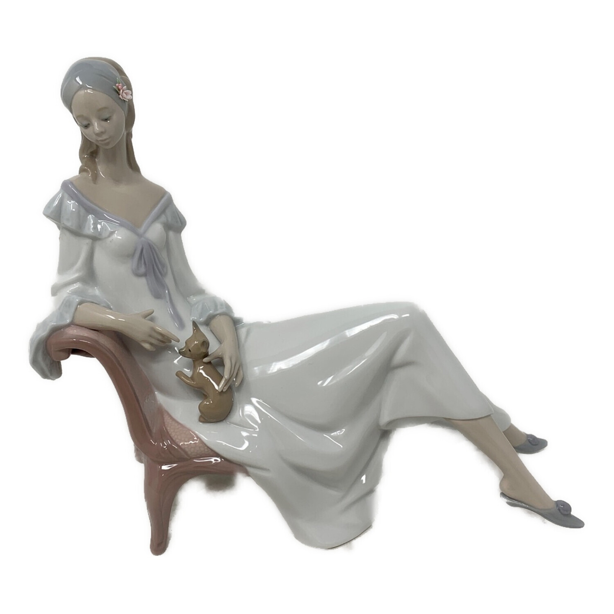 見惚れる美しさ】LLADRO（リヤドロ）貴婦人とチワワ 絶版 2005 入荷