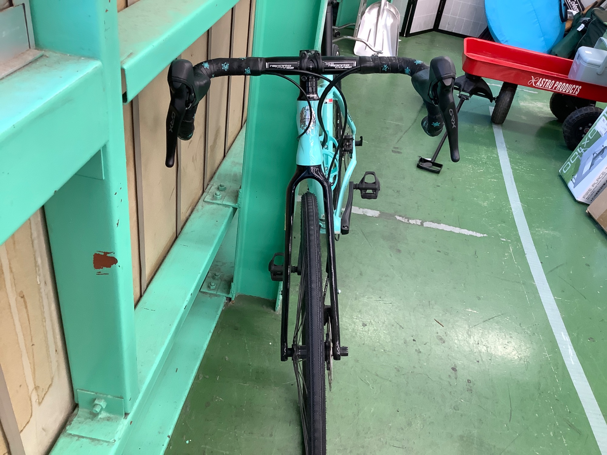 明日はトレポ5倍デー！】BIANCHI ロードバイク ご紹介いたします