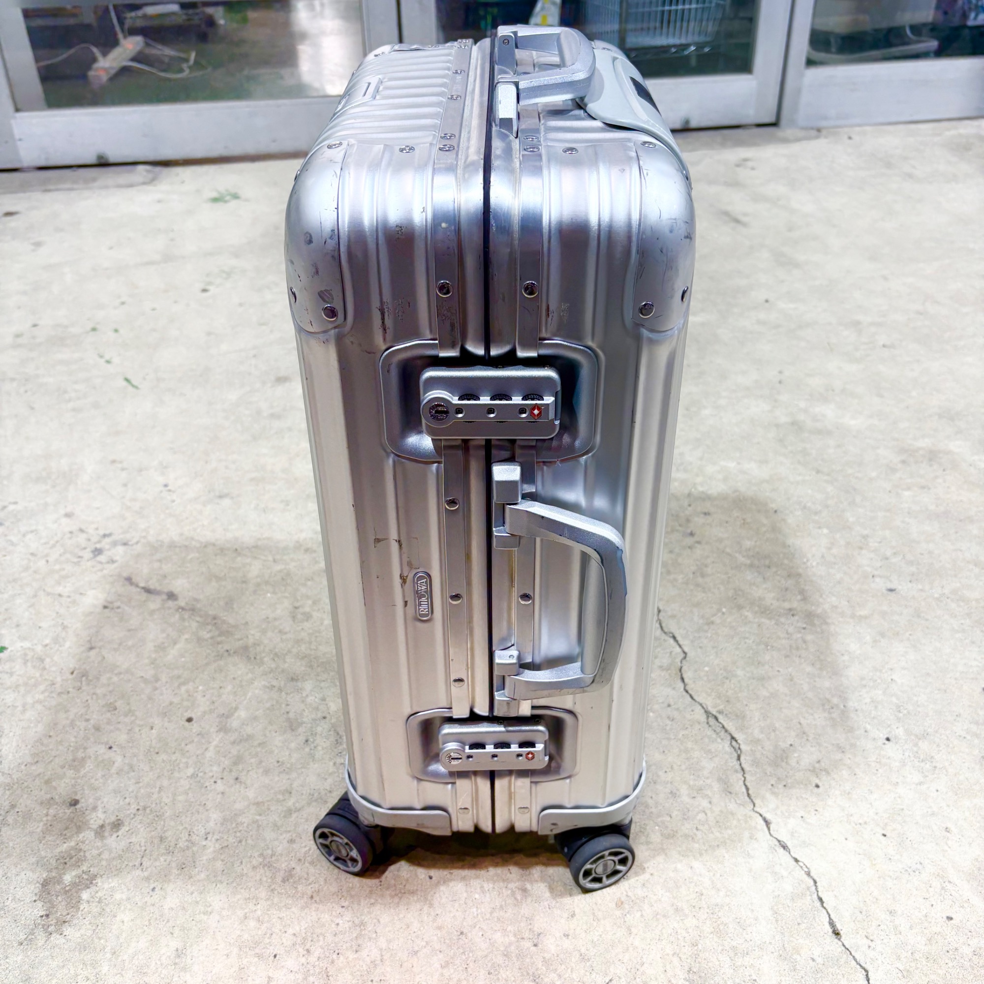 国内未発売品！】RIMOWA(リモワ) スーツケース ルフトハンザ空港
