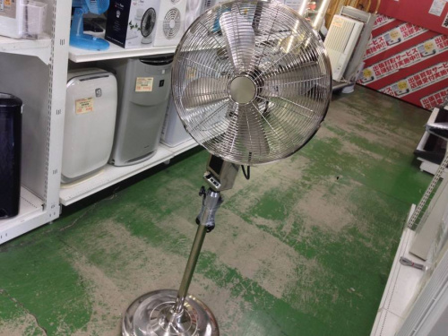 夏の扇風機