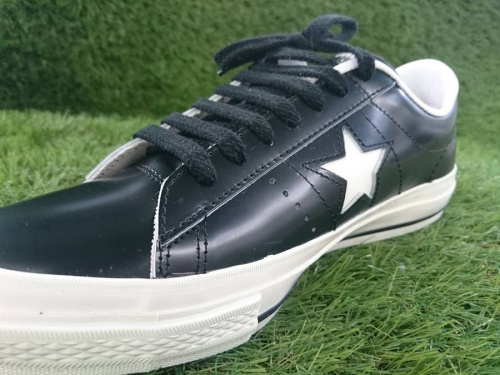 スニーカーのコンバース（CONVERSE）