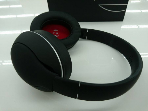 ヘッドホンのZEDD