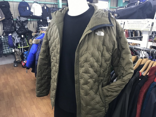 ダウンジャケットの草加