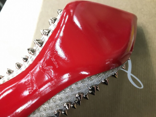 Christian Louboutinのブランド　買取