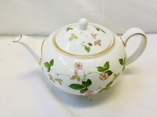 洋食器のワイルドストロベリー