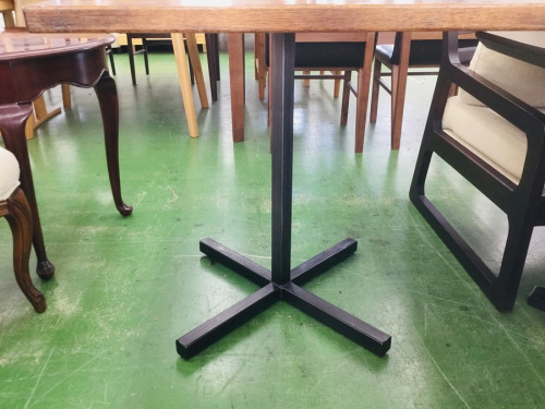 カフェテーブルのACME FURNITURE