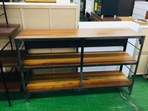 ラックのシェルフ