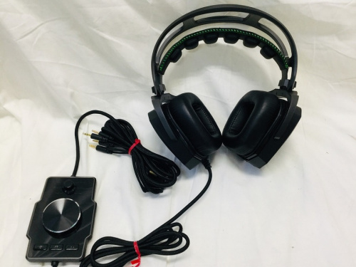 ヘッドホンのサラウンドヘッドセット