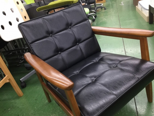 生活家具のテーブル