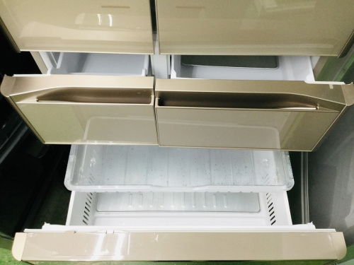 6ドア冷蔵庫のHITACHI