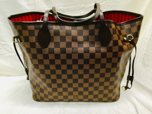 LOUIS　VUITTONのバッグ