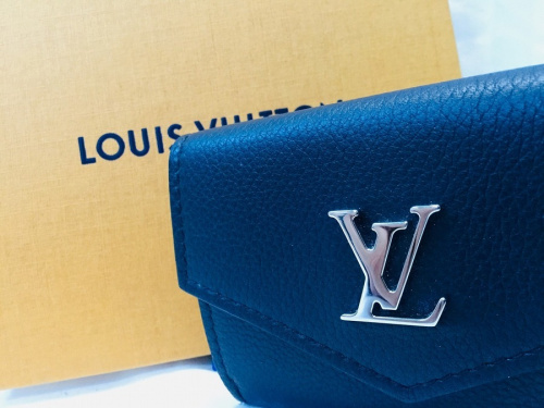 ブランド・ラグジュアリーのLOUIS　VUITTON