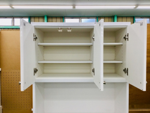 3枚扉食器棚のニトリ