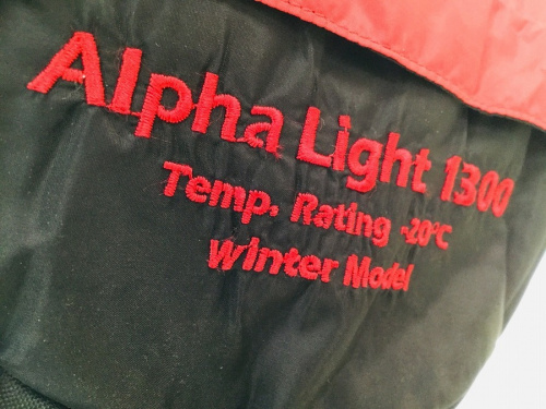 アウトドアのシュラフ