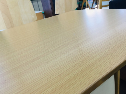 収納家具のダイニング