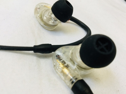 オーディオ機器のヘッドホン