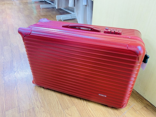 キャリーケースのスーツケース