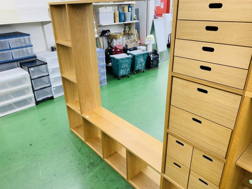 万能収納のスタッキングシェルフ