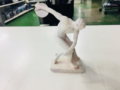 フィギュアの円盤投げ