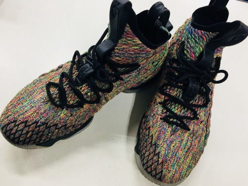 メンズファッションのスニーカー