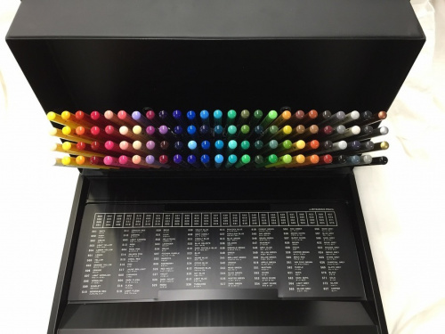 ユニカラー100色 色鉛筆のMITSUBISHI PENCIL