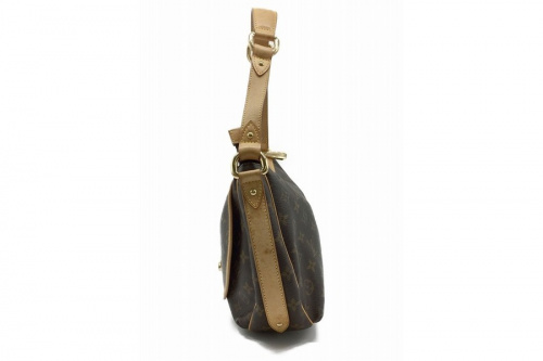 ショルダーバッグのLOUIS VUITTON