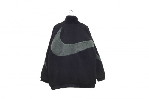 ジャケットのNIKE ナイキ