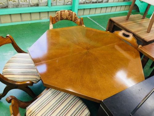 水曜日の家具