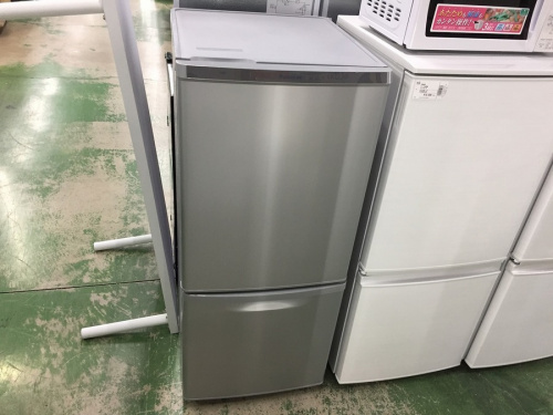 水曜日の家具