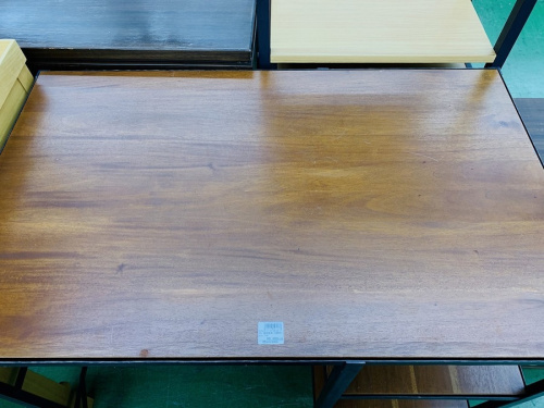 デスクのライティングデスク