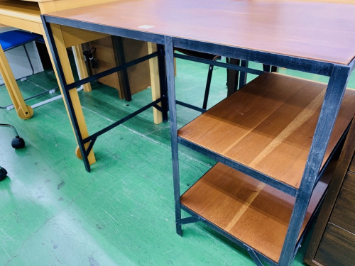 ライティングデスクのUNICO