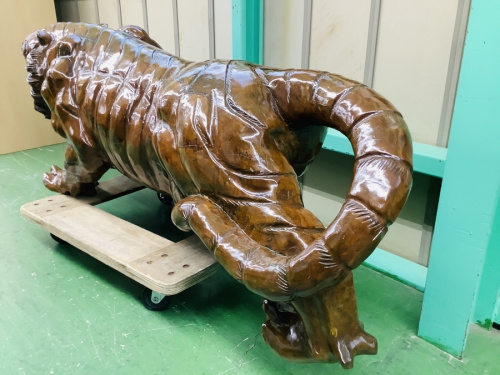 木彫りの熊の木彫りの虎